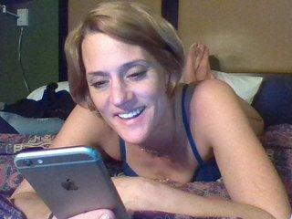 LeahLuxx bongacams